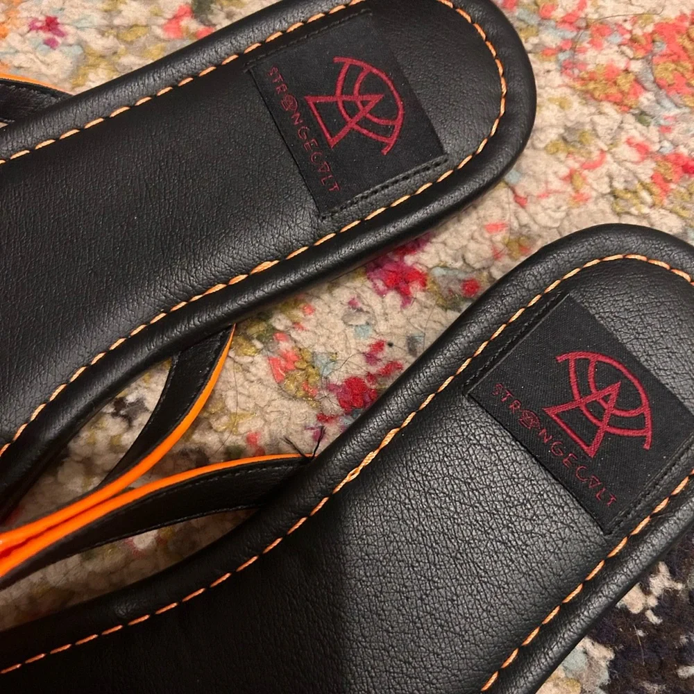 Strange cvlt pumpkin orange and black flip flop sandals goth punk emo size 7 - Picture 2 of 3